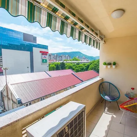R Luxor With Parking Garage Apartamento Mostar