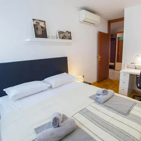 R Luxor With Parking Garage Apartment Mostar