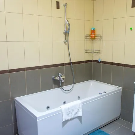 Apartment R Luxor With Parking Garage Mostar