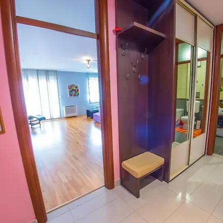 R Luxor With Parking Garage Apartamento