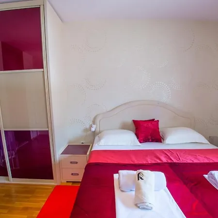 Apartment R Luxor With Parking Garage Mostar